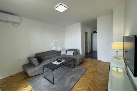 RIJEKA KRNJEVO novoadaptiran stan namješten prvi kat 10m2, Rijeka, Apartamento