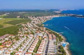 GRAĐEVINSKO ZEMLJIŠTE PETRČANE 2.RED DO MORAS NA OSAMI, Zadar - Okolica, Terrain