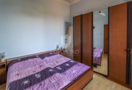 Prilika! Stan u prizemlju sa vrtom, prvi red do mora!, Umag, Apartamento