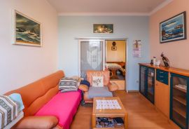 Prilika! Stan u prizemlju sa vrtom, prvi red do mora!, Umag, Apartamento