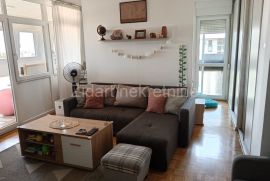 Zemun, Gornji grad 49+6m2, renoviran, Zemun, Flat