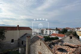 Zadar, Diklo - tipična dalmatinska kuća 120m2 u blizini mora! 255000€, Zadar, Haus