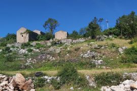 Građevinsko zemljište na istočnoj obali Istre, Kršan, Земля