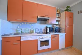 Stan s vrtom, Poreč, 3km od mora, Poreč, Apartamento