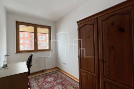 Opremljen četverosoban stan za najam Alipašina, Sarajevo Centar, Appartment