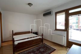 Opremljen četverosoban stan za najam Alipašina, Sarajevo Centar, Appartment