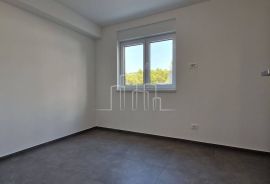 Trosoban apartman s baštom Živogošće, Novo Sarajevo, Appartement