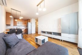 Zagreb, Heinzelova, odličan dvosoban stan NKP 68,90 m2 + 2 GPM, Zagreb, Appartamento