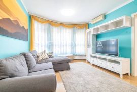 Zagreb, Trešnjevka, odličan trosoban stan + garaža, Zagreb, Appartement