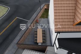 Sesvete četverosoban stan sa vrtom NKP 85 m2, Zagreb, Apartamento