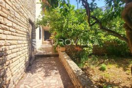 Trogir, prostrani stan za najam uz more, Trogir, Appartment