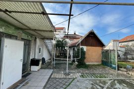 Zadar - kuća 188m2 za obnovu odlična lokacija! 590000€, Zadar, Famiglia