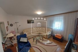 Sabunike - Apartmanska kuća s velikom okućnicom - 398000€, Privlaka, Maison