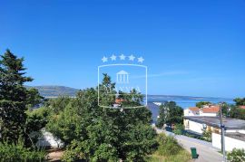 Seline - prostrana kuća cca 100m od plaže pogled! 249000€, Starigrad, Haus