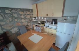 Vinjerac - kuća s 3 apartmana, cca 40m od mora! 231000€, Posedarje, Haus