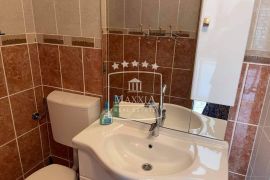 Rovanjska - PRVI RED DO MORA kuća 398m2 s više apartmana! 738000€, Jasenice, House