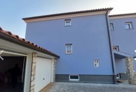 Lijepa obiteljska kuća na dobroj lokaciji, Pula, Istra, Pula, Дом