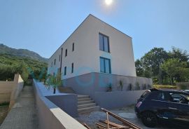 Otok Krk, Baška, okolica, dvosobni stan 64m2, prizemlje, okućnica za prodaju, Baška, Appartement