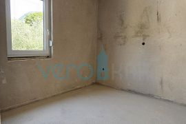 Otok Krk, Baška, okolica, dvosobni stan 62m2, prizemlje, okućnica za prodaju, Baška, Appartement