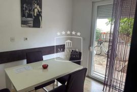 Zadar - prostrani stan prizemlje 74m2 s terasom 44m2! 239000€, Zadar, Διαμέρισμα