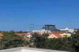 VODICE, novo, 400 m od mora, krovna terasa, 3 spavaće sobe, Vodice, Apartamento