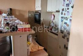 Dupleks od 111m² na 300m od obale Dunava odlične strukture, Zemun, Apartamento