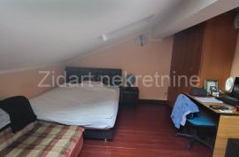 Dupleks od 111m² na 300m od obale Dunava odlične strukture, Zemun, Wohnung