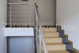 Dupleks od 111m² na 300m od obale Dunava odlične strukture, Zemun, Daire