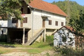 Prodajem kucu Lucani-Donji Dubac, Lučani, Σπίτι