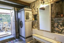 OTOK KRK - Renovirana kamena kuća, prepuna šarma i autentičnih detalja, Krk, Famiglia