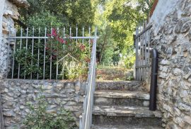 Istra, Poreč, okolica- šarmantna renovirana autohtona istarska kuća sa građevinskim zemljištem, Poreč, Famiglia