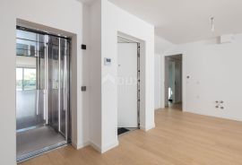 OPATIJA, CENTAR - odličan penthouse u novogradnji s pogledom na more, zajednički bazen, garaža, Opatija, شقة