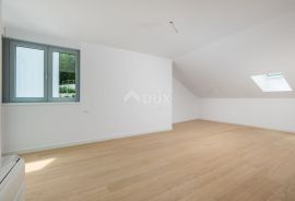 OPATIJA, CENTAR - odličan penthouse u novogradnji s pogledom na more, zajednički bazen, garaža, Opatija, شقة