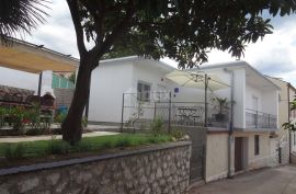 CRIKVENICA - Dvije kuće s garažom u blizini centra, Crikvenica, Дом