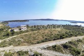 Istra, Medulin, atraktivno građevinsko zemljište 500 m2 u blizini plaža za prizemlje+ 2 kata, Medulin, Arazi