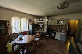 Novigrad - samostojeća kuća na zemljištu od 430m2! 250.000€, Novigrad, Haus