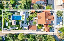 INVESTICIJA! Atraktivna vila s bazenom | Uhodan posao iznajmljivanja | Dodatno građevinsko zemljište | Potencijal! | Dubrovnik okolica, Dubrovnik, Kuća