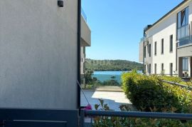 ISTRA, MEDULIN - Luksuzni stan prvi red do mora s terasom i bazenom!, Medulin, Wohnung