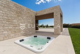 Istra, Brtonigla -vrhunska villa 186m2 s bazenom 41m2, saunom i jacuzzijem s pogledom na more i Buje, Brtonigla, Propriedade comercial