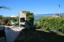 Otok Krk, Šilo, samostojeća obiteljska kuća, okućnica, bazen, pogled na more, za prodaju, Dobrinj, Famiglia
