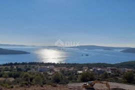 DALMACIJA, TROGIR Građevinsko zemljište s pogledom na more, Trogir, Land