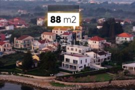 Otok Ugljan - dvoetažna 3-sobna kuća NKP 88 m2, 2 kupaonice, terasa, vrt, Preko, Ev