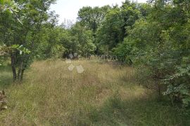 Prostrano zemljište pravilnog oblika na kraju sela, Barban, Tierra