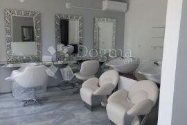 NAJAM FRIZERSKOG SALONA DUBRAVA, Donja Dubrava, Propiedad comercial