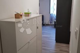 Garsonjera Pujanke 24m2 - Novonamještena !!!, Split, Apartamento