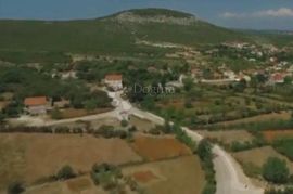 Građevinsko zemljište uz cestu, Donje Raštane, Sveti Filip I Jakov, Γη