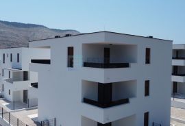 PRODAJA apartman Grebaštica 121,80 m2, 200 m od mora, 2 parkinga, Šibenik - Okolica, شقة