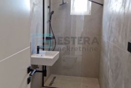 PRODAJA apartman Grebaštica 121,80 m2, 200 m od mora, 2 parkinga, Šibenik - Okolica, شقة