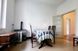 Bulevard, 2-soban stan s balkonom, Rijeka, Appartement