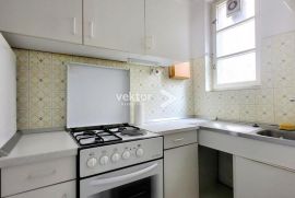 Bulevard, 2-soban stan s balkonom, Rijeka, Appartement